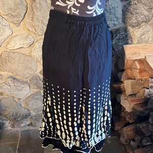 Urbino Midi Black & White Skirt 24